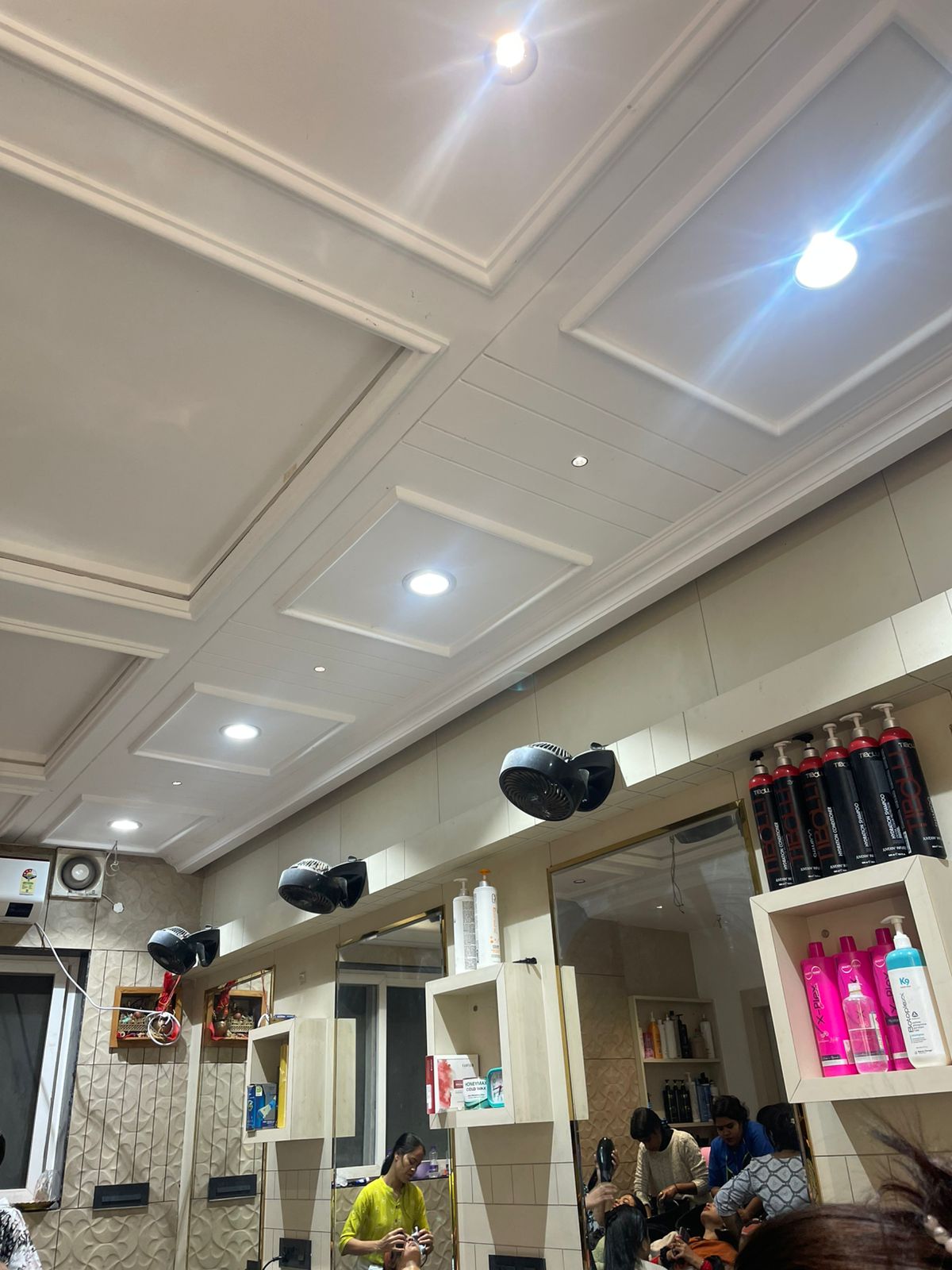 Touch and Glow Beauty Parlour